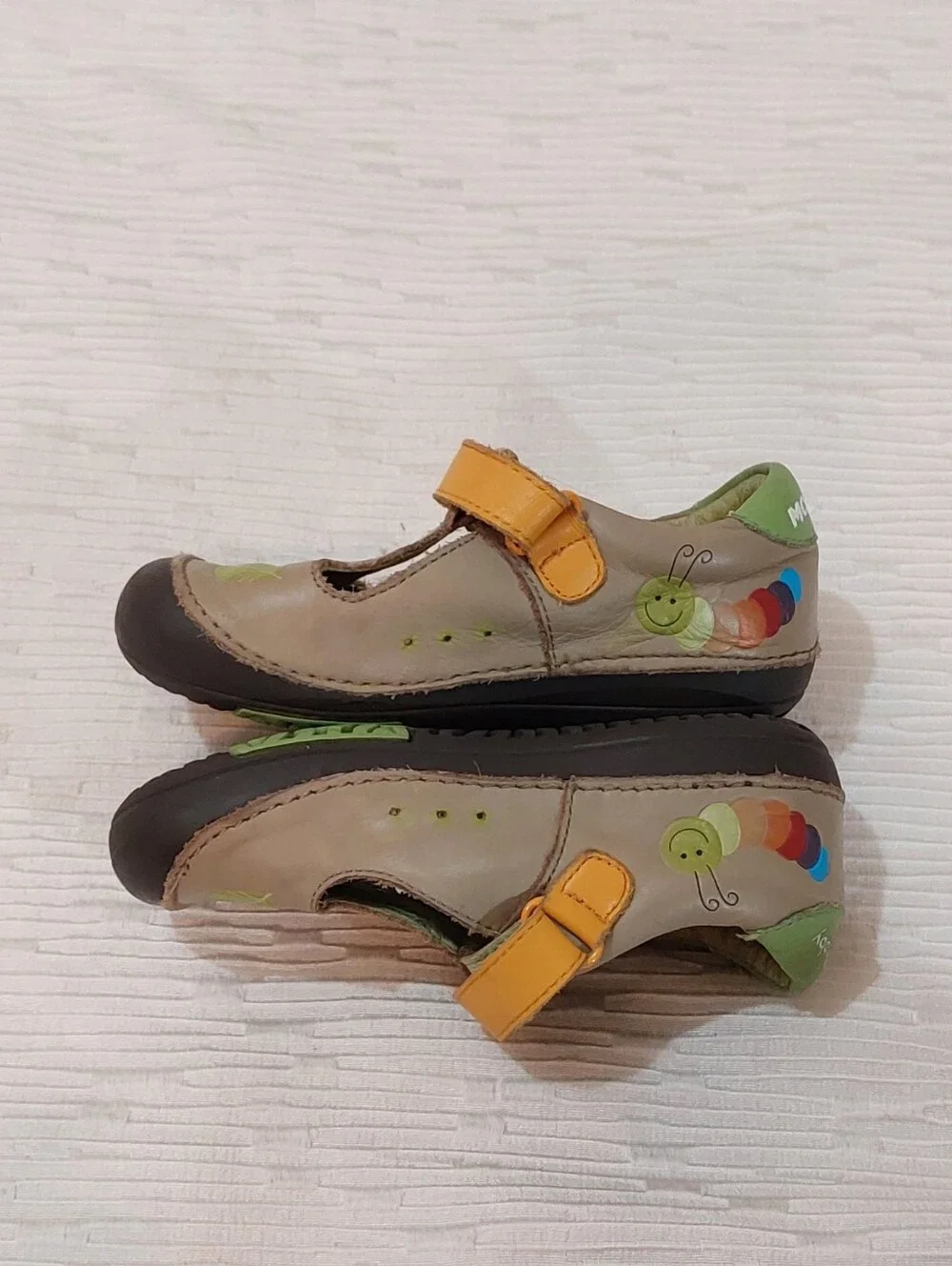 Momo Baby Mary Jane Shoes with Yellow Strap and Green Trim Size 8.5